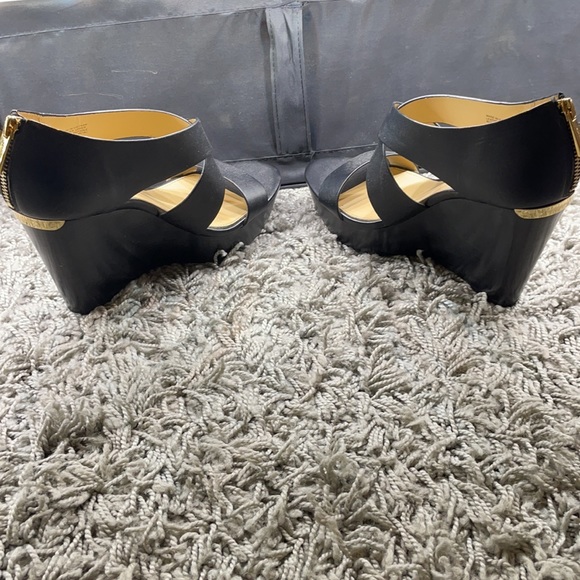 Michael Kors wedges size 7.5 - Picture 4 of 4
